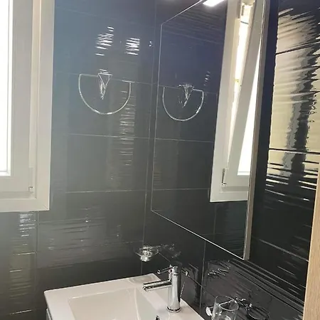 Chrystal Boutique Apartment